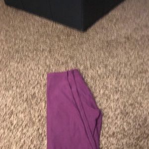 LulaRoe purple leggings
